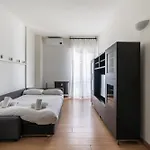 Appartement Maciachini Milaan